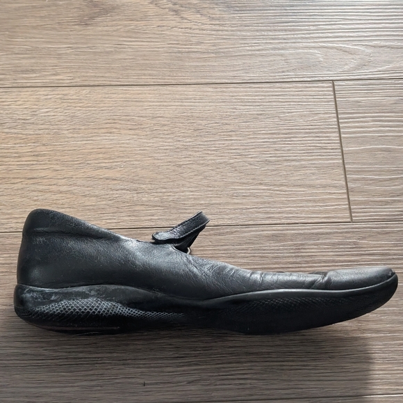 Vintage Prada Sport | Y2K Black Leather Mary Jane Driving Flats Shoes - Picture 7 of 10